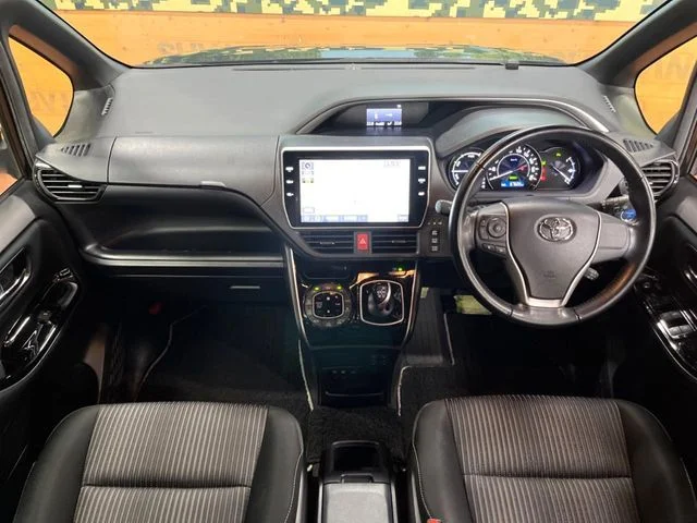 Toyota VOXY HYBRID ZS　煌2 photo 2