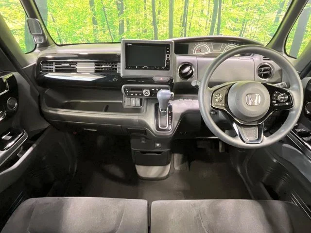 Honda N BOX CUSTOM L photo 2
