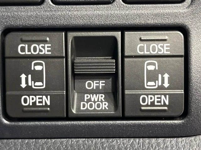 Toyota NOAH Si　ダブルバイビー2 photo 3