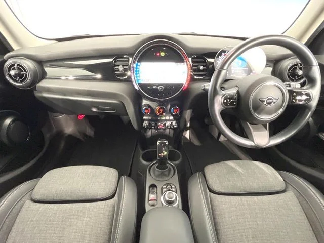 Bmw MINI COOPER 5DOOR ベースグレード photo 2