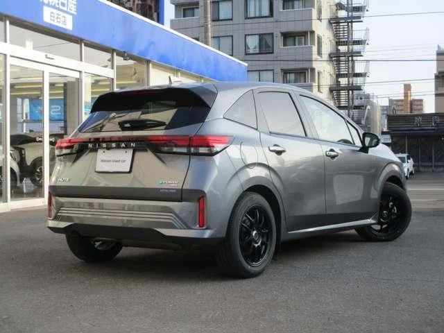 Nissan NOTE 4WD X　FOUR photo 2