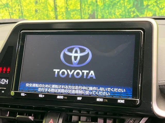 Toyota C-HR G　ハイブリッド　モード　ネロ photo 4