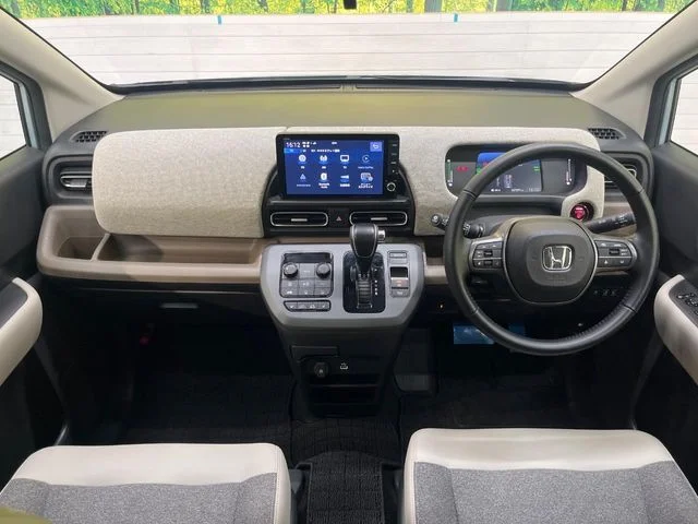 Honda FREED e:HEV エアー　EX photo 2