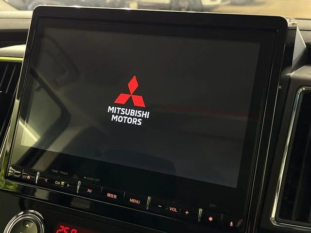 Mitsubishi DELICA D:5 4WD P photo 3