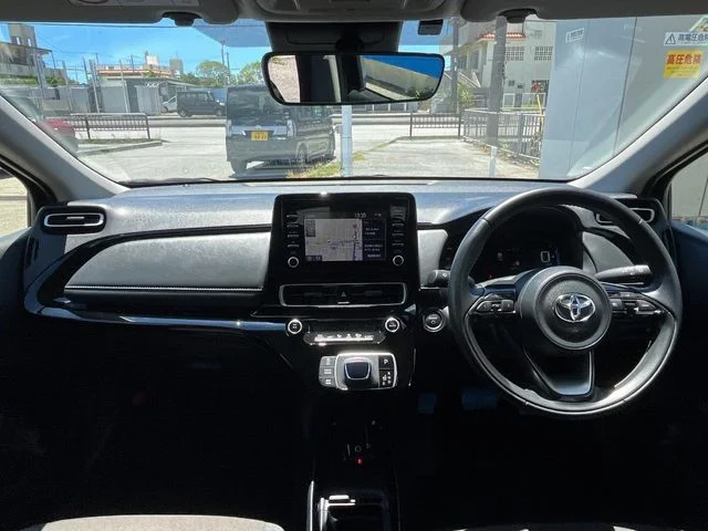 Toyota AQUA G photo 2