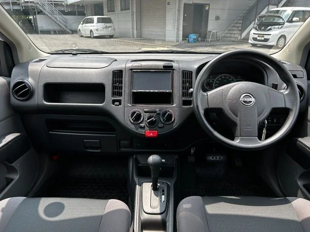Nissan AD VE photo 2