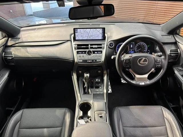 Toyota LEXUS NX300h Fスポーツ photo 3