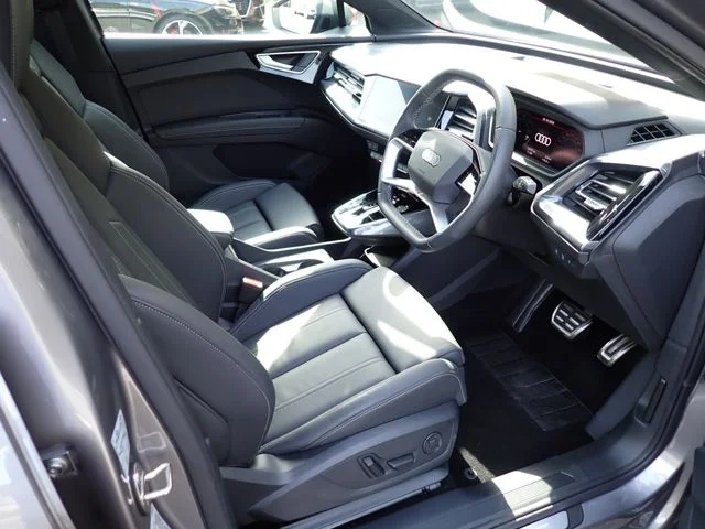Audi AUDI Q4 e-tron 45　Sライン photo 2