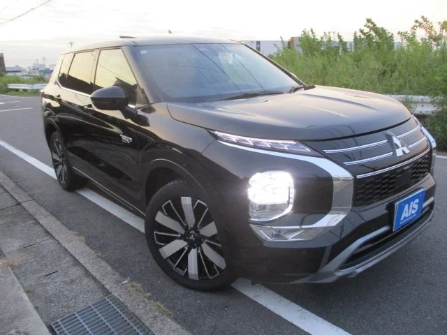 Mitsubishi OUTLANDER PHEV P 2024