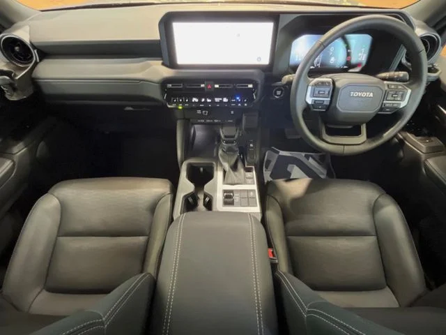 Toyota LANDCRUISER 250 VX photo 2