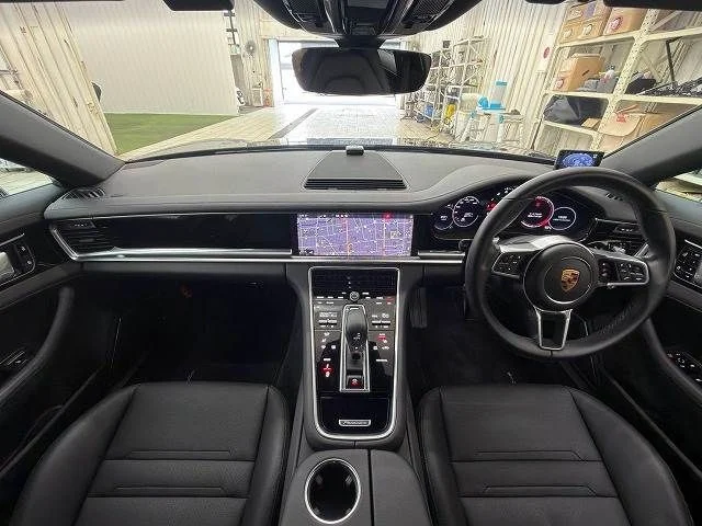Porsche PORSCHE PANAMERA ベースグレード photo 2
