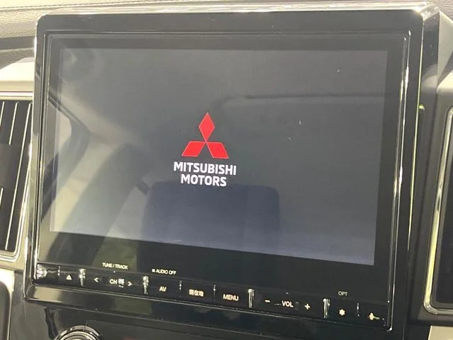 Mitsubishi DELICA D:5 4WD P photo 2