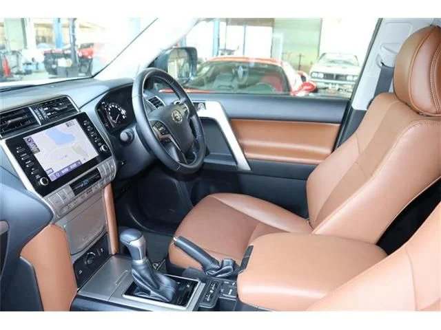 Toyota LANDCRUISER PRADO TX　Lパッケ　70thアニバサリLTD photo 2