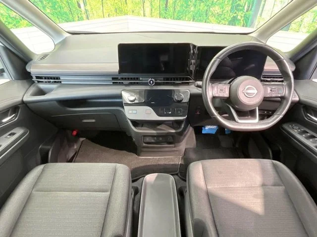 Nissan SERENA WG e−POWER　ハイウェイスター　V photo 2