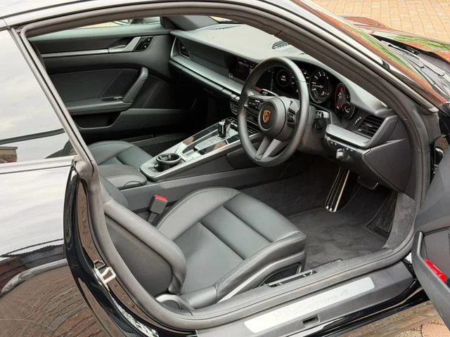 Porsche PORSCHE 911 カレラ4 photo 2