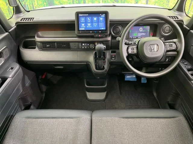 Honda N BOX CUSTOM ベースグレード photo 2