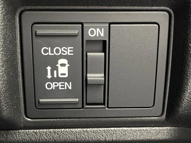 Honda N BOX CUSTOM ベースグレード photo 3