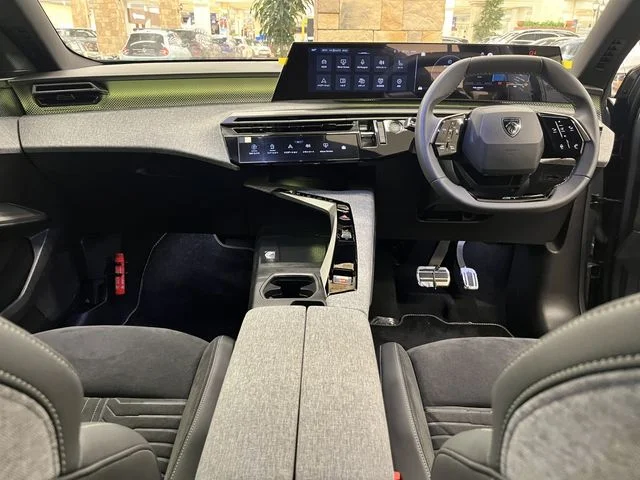 Peugeot PEUGEOT 3008 GT　ハイブリッド photo 2