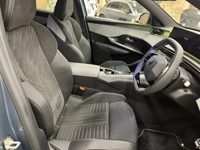 Peugeot PEUGEOT 3008 GT　ハイブリッド photo 4