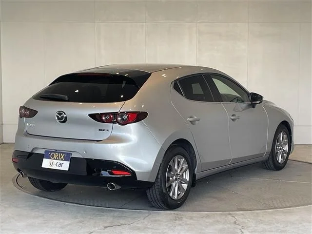 Mazda MAZDA3 FASTBACK 15S photo 2
