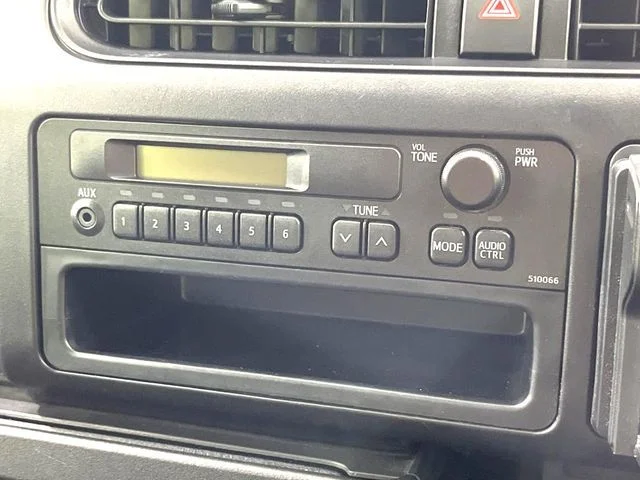 Toyota PROBOX van 4WD DX photo 4