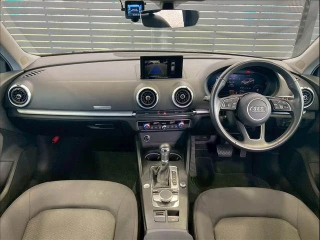 Audi AUDI A3 SPORTBACK 30　TFSI　シグネチャーエディション photo 2