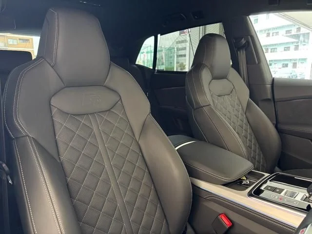 Audi AUDI Q8 50　TDI　クワトロ　Sライン photo 4