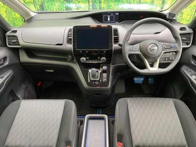 Nissan SERENA WG e−POWER　ハイウェイスター　V photo 2