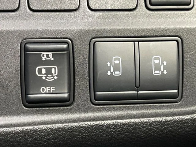 Nissan SERENA WG e−POWER　ハイウェイスター　V photo 3