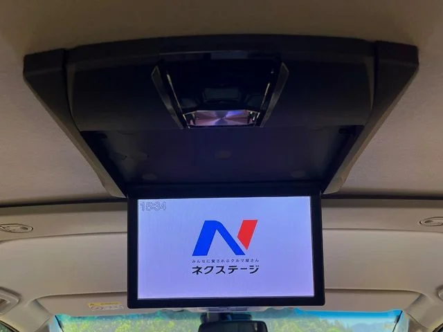 Mitsubishi DELICA D:5 4WD ブラックエディション photo 3