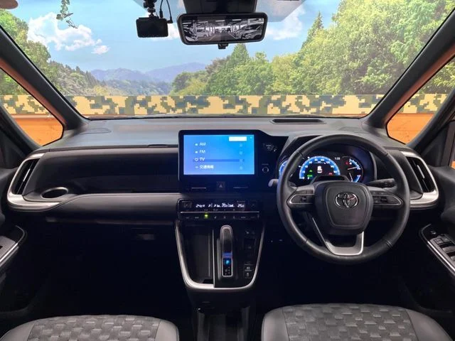 Toyota VOXY HYBRID S−Z photo 2