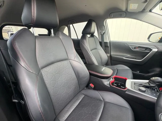 Toyota RAV4 4WD アドベンチャー　オフロードパッケージ photo 4