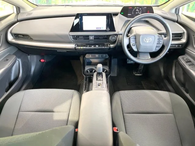 Toyota PRIUS X photo 2