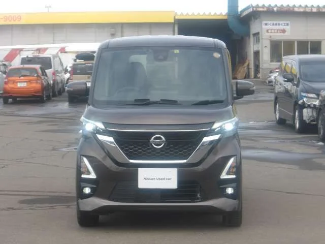 Nissan ROOX 4WD ハイウェイスターX　プロパイロットEd photo 2