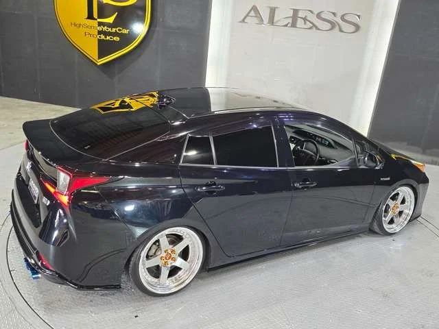 Toyota PRIUS S photo 2