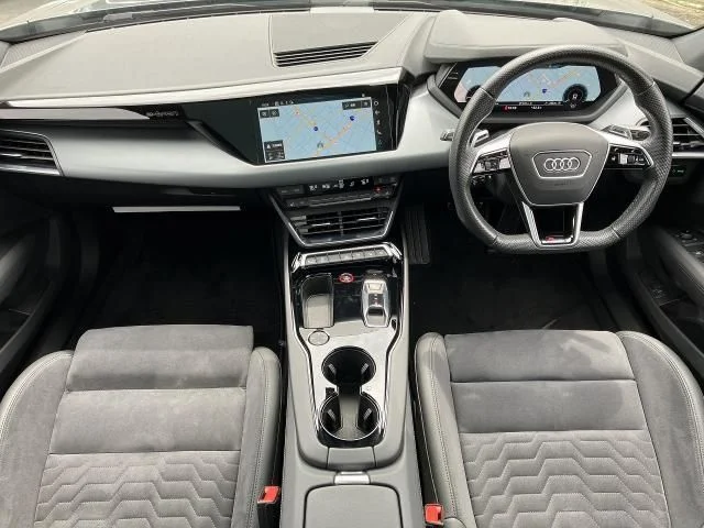 Audi AUDI RS e-tron GT ベースグレード photo 2