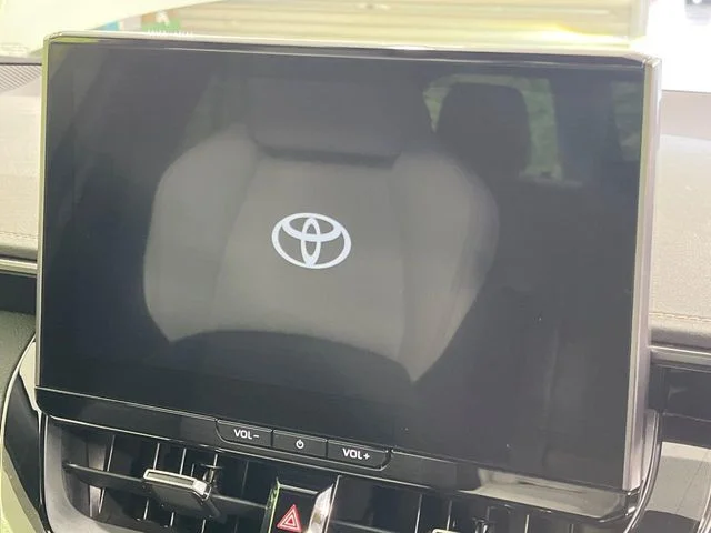 Toyota COROLLA sedan HYBRID W×B photo 3