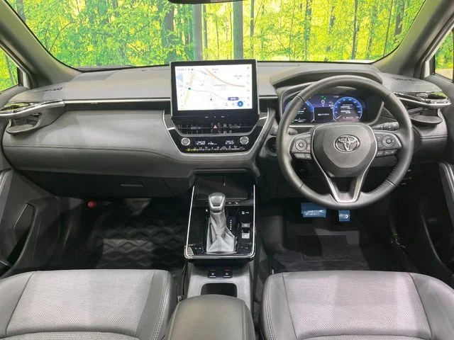 Toyota COROLLA CROSS HYBRID Z photo 2