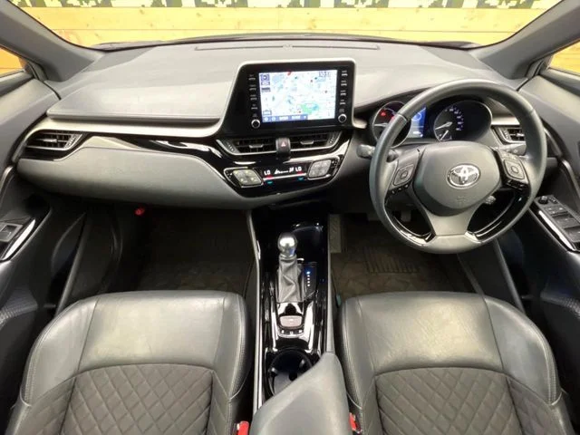 Toyota C-HR Gモードネロセーフティプラスハイブリッド photo 2