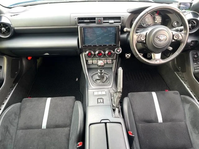 Toyota GR86 RZ photo 2