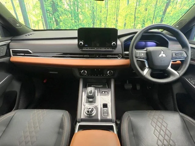 Mitsubishi OUTLANDER PHEV P photo 2