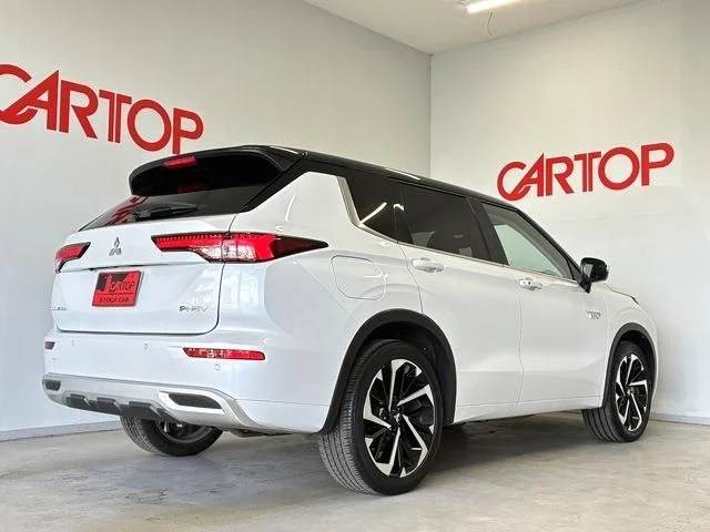 Mitsubishi OUTLANDER PHEV P photo 3