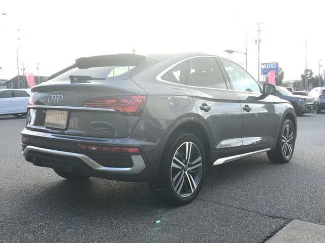 Audi AUDI Q5 SPORTBACK ハイスタイル photo 3