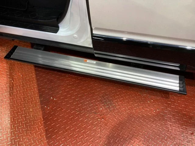 Mitsubishi DELICA D:5 4WD シャモニー photo 3