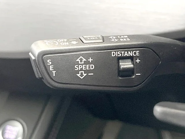 Audi AUDI A4 AVANT ブラック　スタイル　プラス photo 4