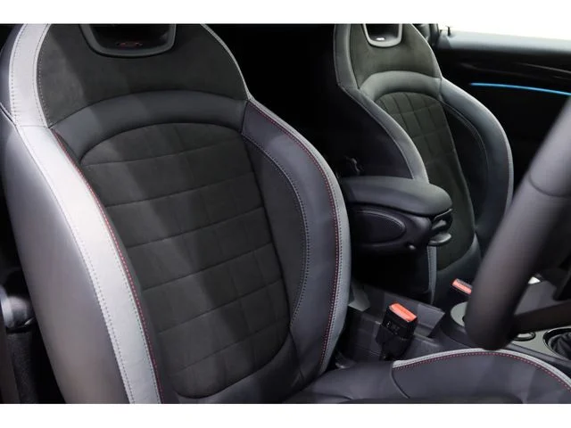 Bmw MINI ジョンクーパーワークス photo 3