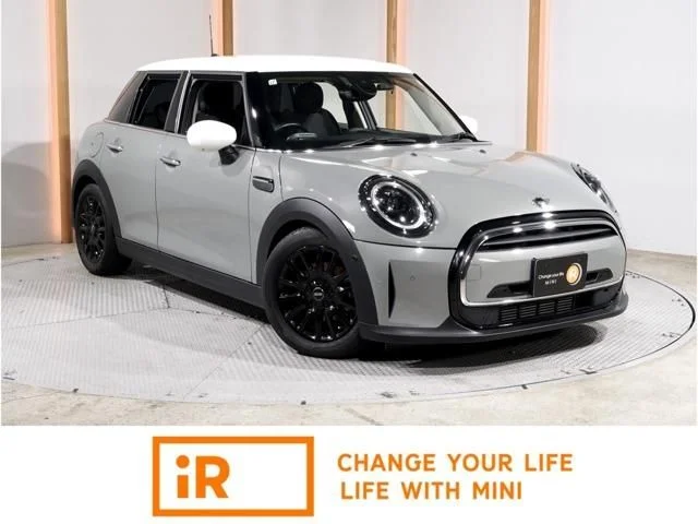 Bmw MINI COOPER D 5DOOR ベースグレード 2021