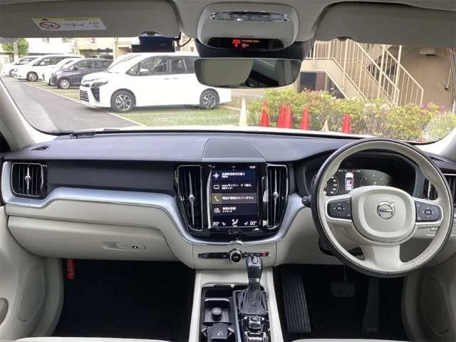 Volvo VOLVO XC60 D4　AWD　モメンタム photo 2