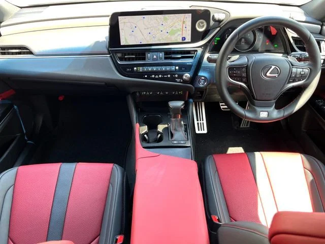 Toyota LEXUS ES300h Fスポーツ photo 2