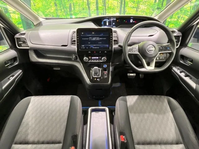 Nissan SERENA WG e−POWER　ハイウェイスター　V photo 2